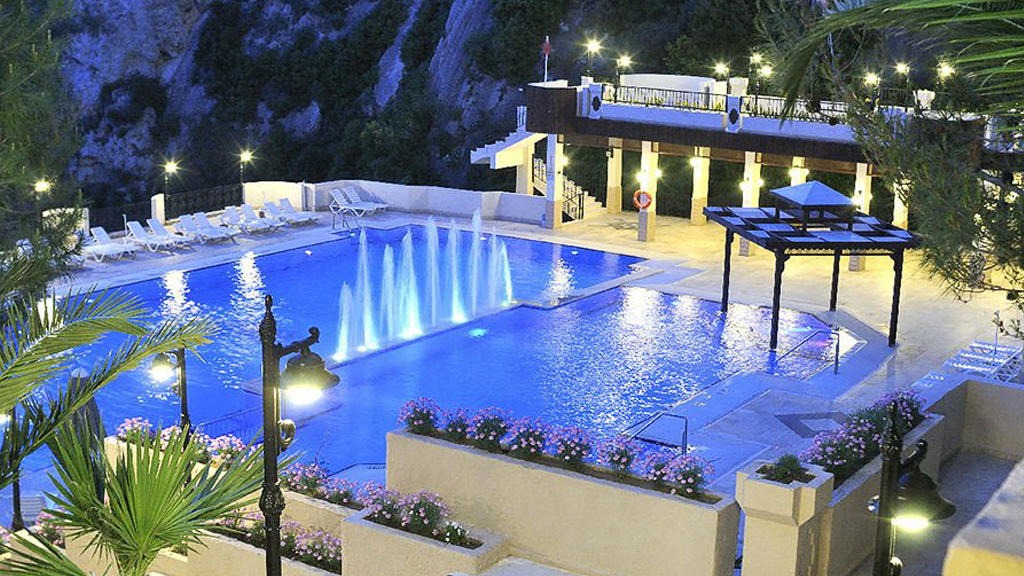 Ladonia Hotels Adakule