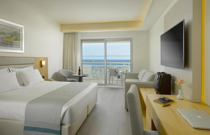 Hotel St. Raphael Resort