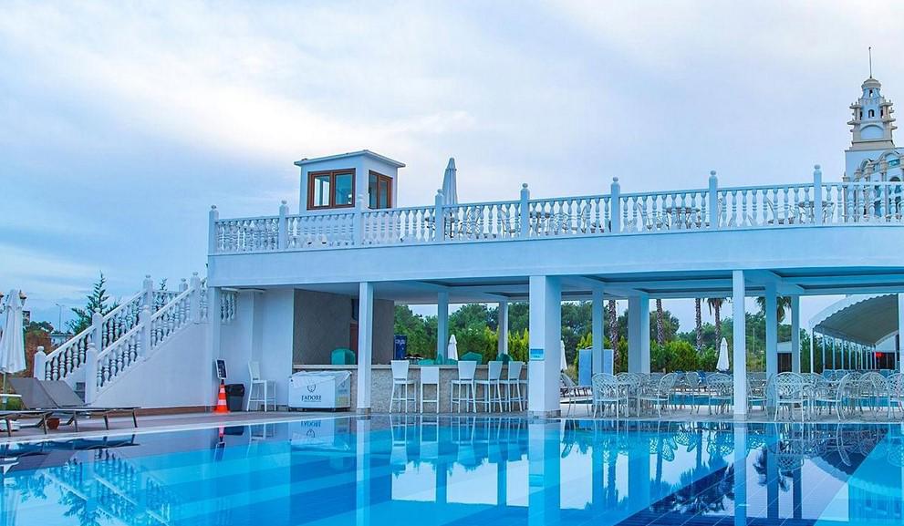 Jadore Deluxe Hotel and Spa