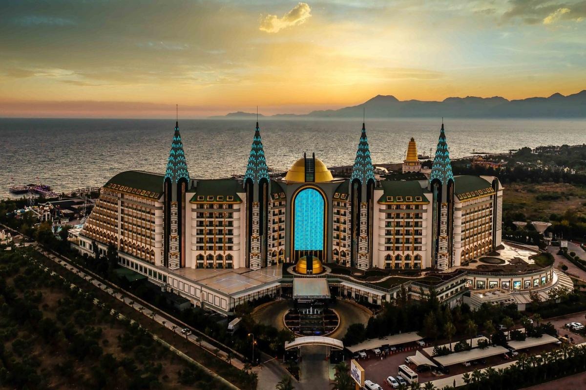 Delphin Imperial Resort Hotel