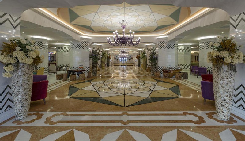 Royal Taj Mahal