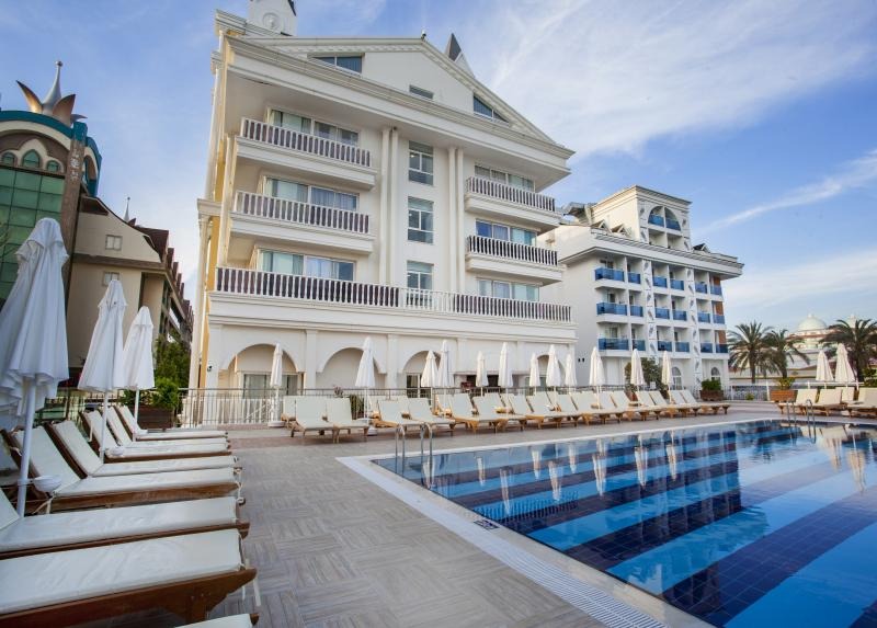 Dream World Resort