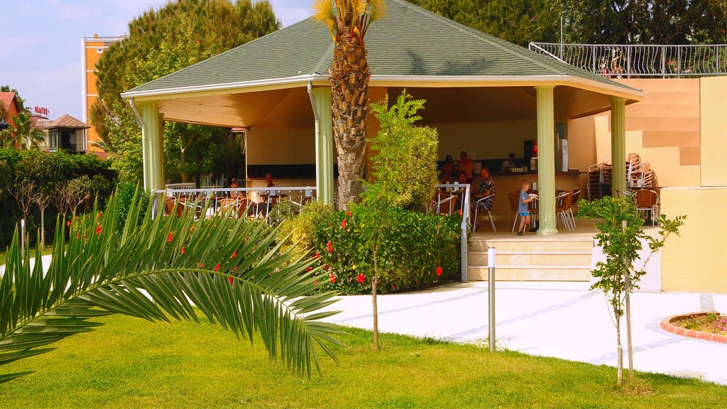 Insula Resort & Spa Hotel
