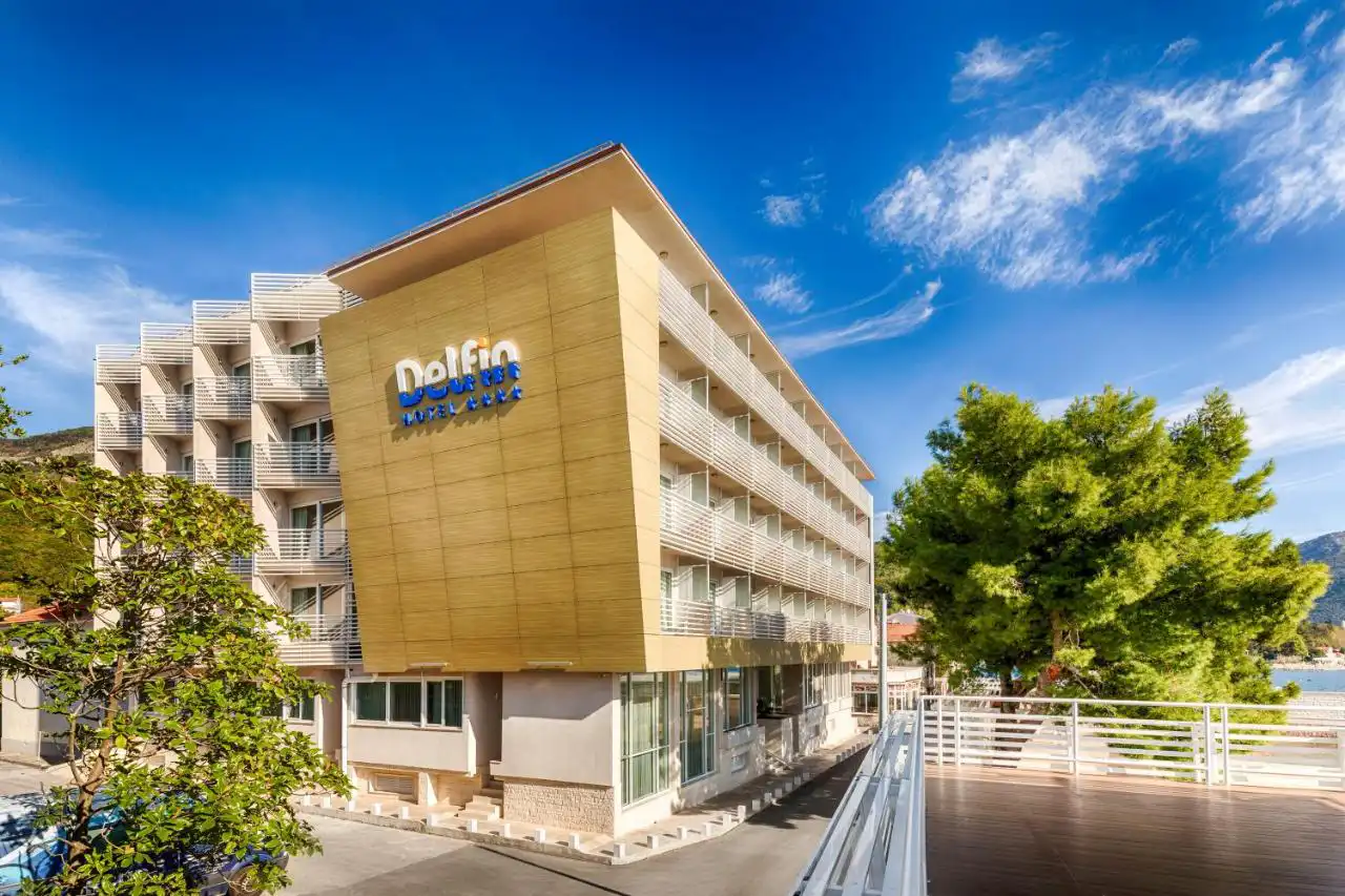 Carine Hotel Delfin