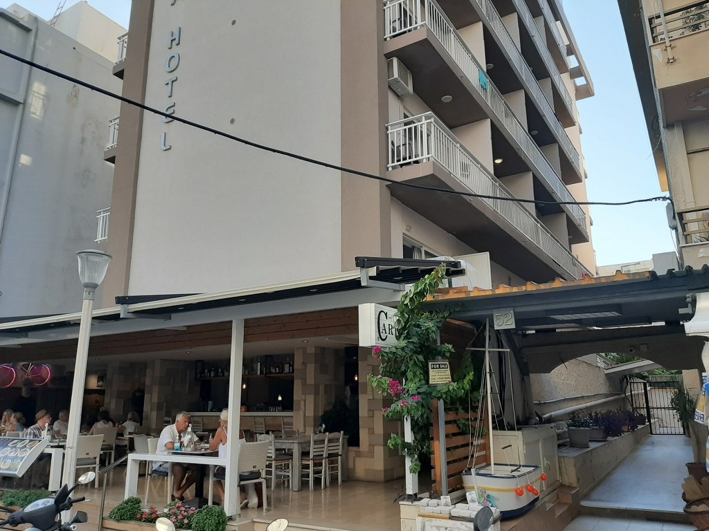 Carina Hotel