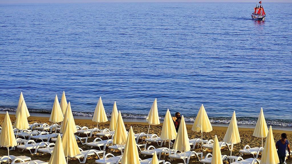 Azura Deluxe Resort & Spa