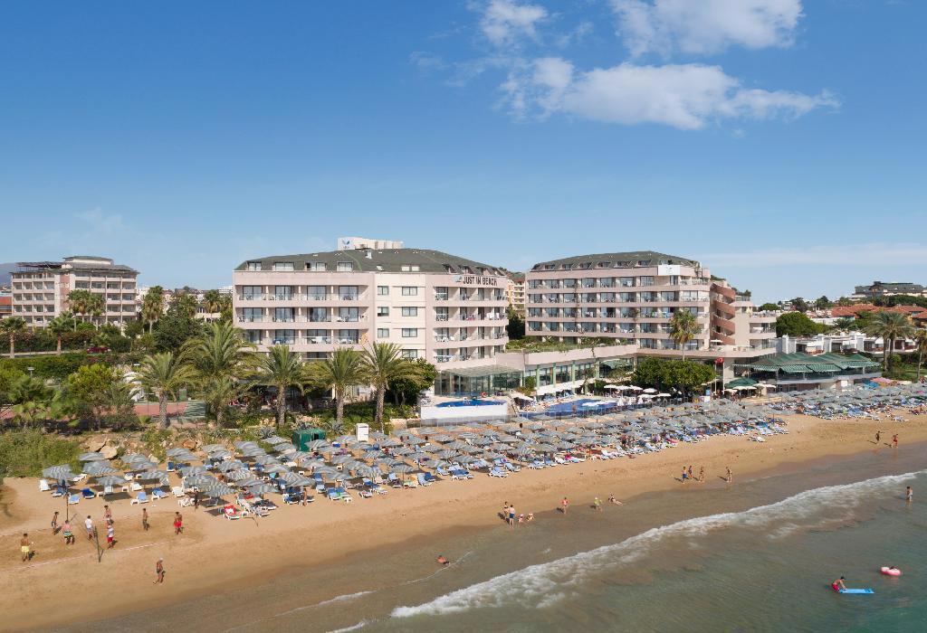 Hotel Aska Just In Beach