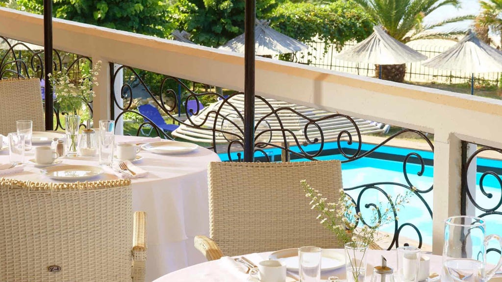 Kamari Beach Hotel