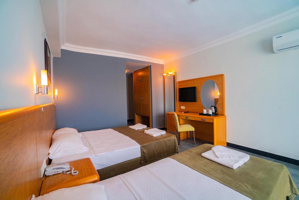 Hotel Senza Grand Santana