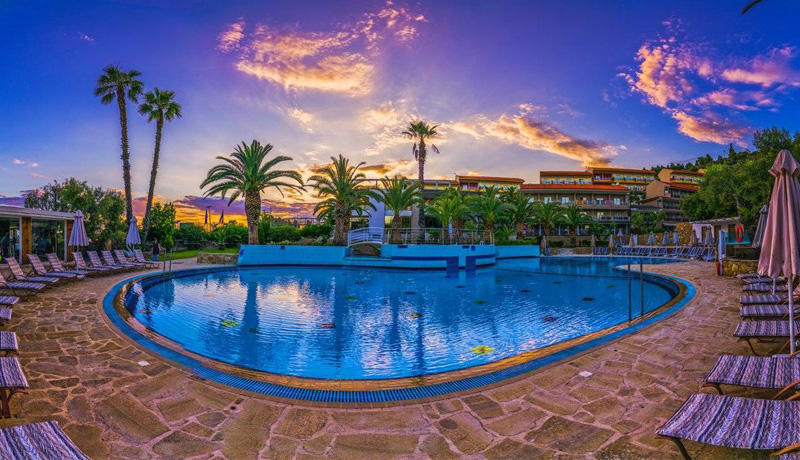 Lagomandra Hotel