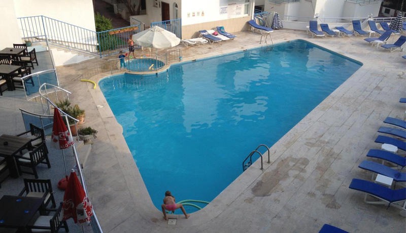 Ponz Hotel