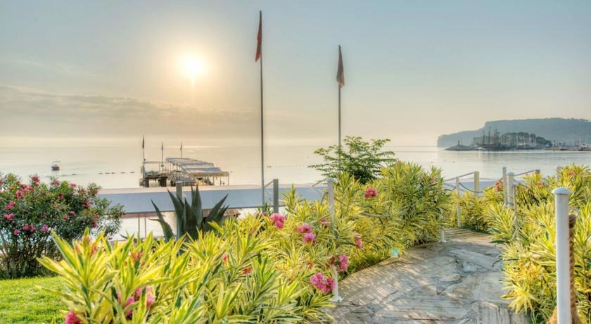 Golden Lotus Hotel