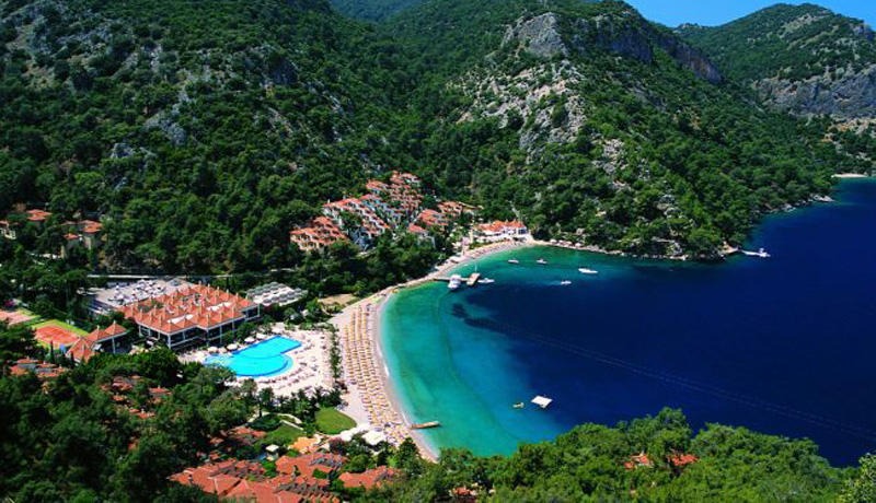 Hillside Beach Club