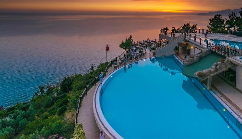 Utopia World Hotel