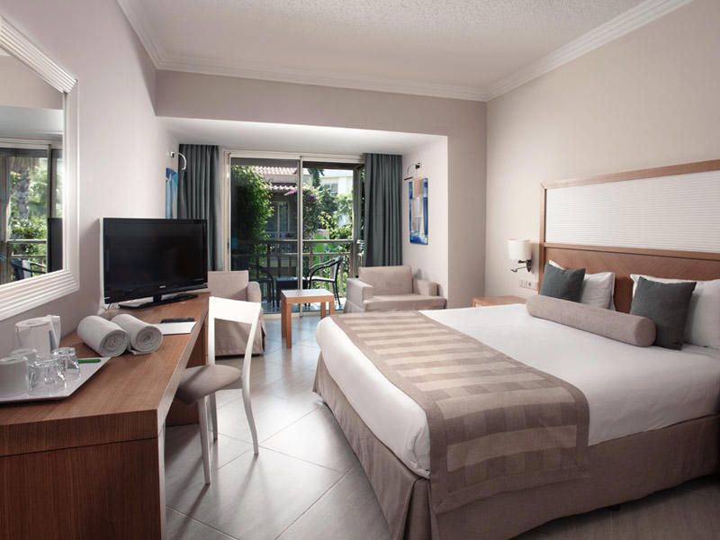 Paloma Oceana Resort