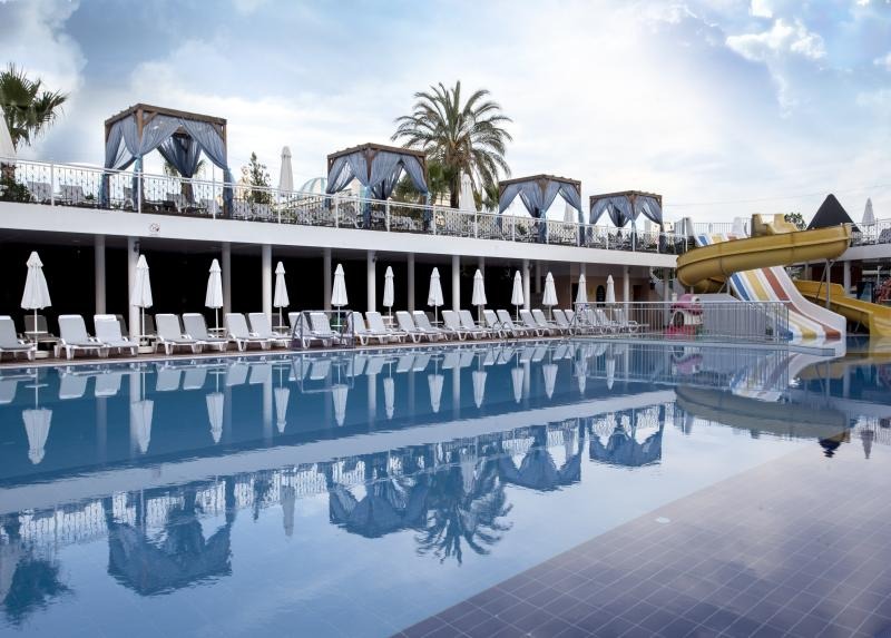 Dream World Resort