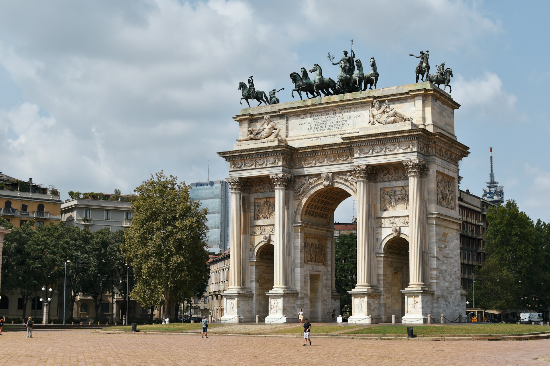Milano - Đenova - Seravale - Lugano - Komo