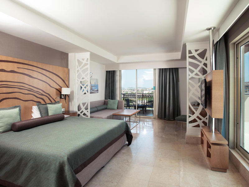 Paloma Oceana Resort