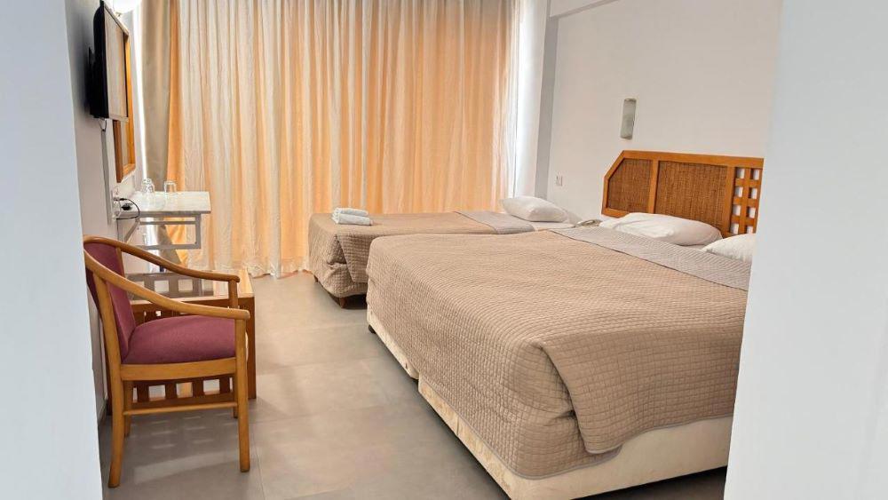 Navarria Hotel