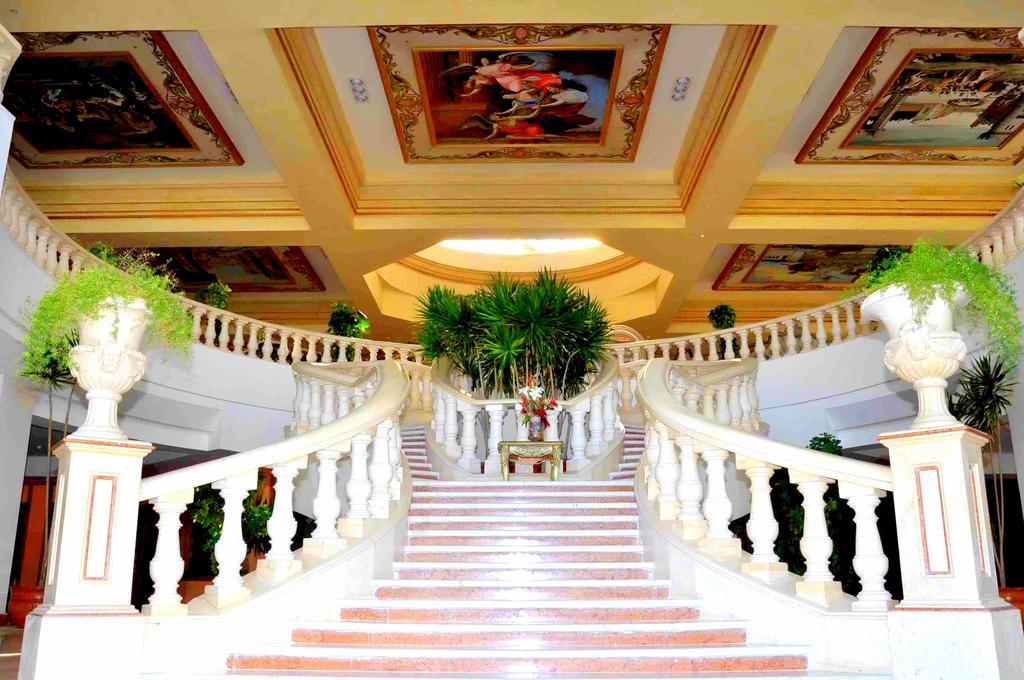 Titanic Palace