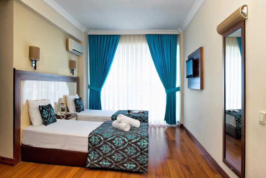 Hotel Flora Suites