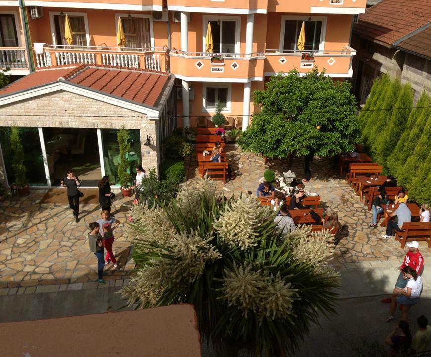 Apartmani Holiday