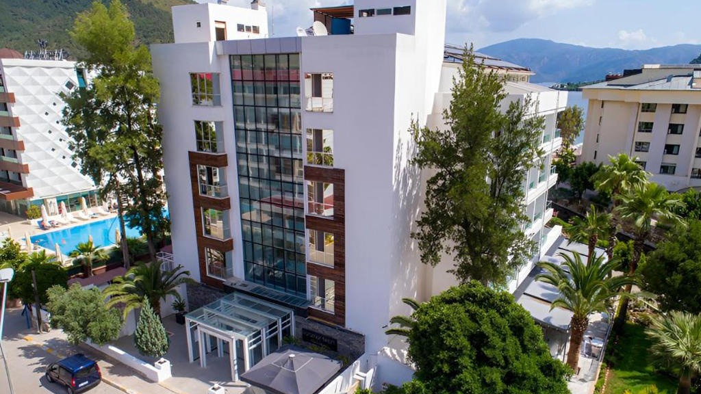 Supreme Beach Hotel