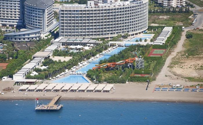 Crystal Centro Resort