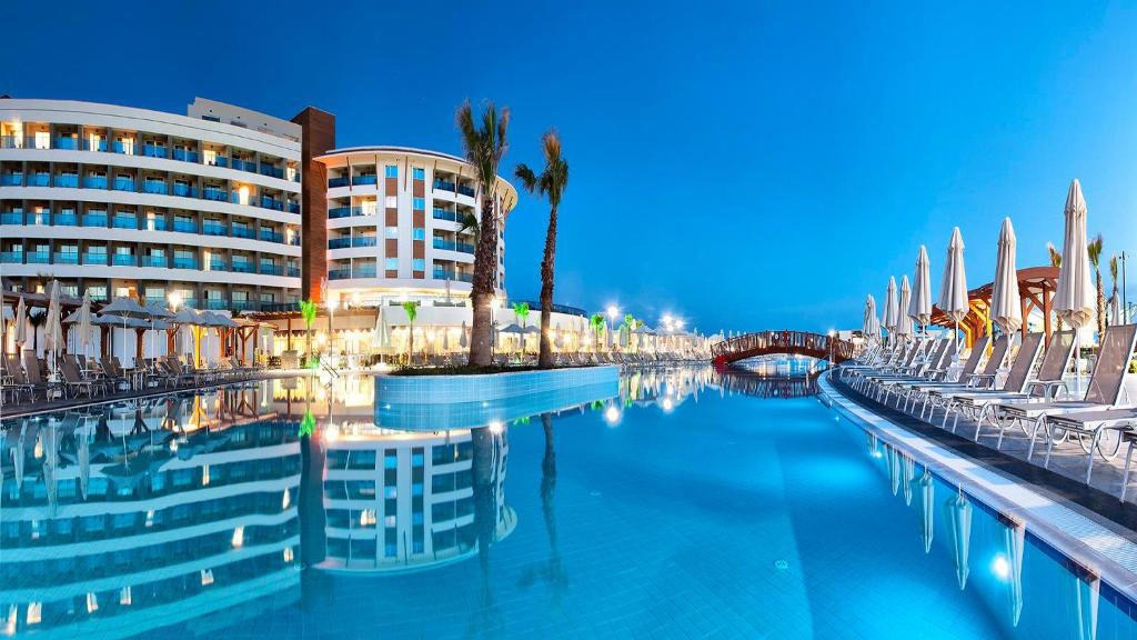 Aquasis De Luxe Resort & Spa