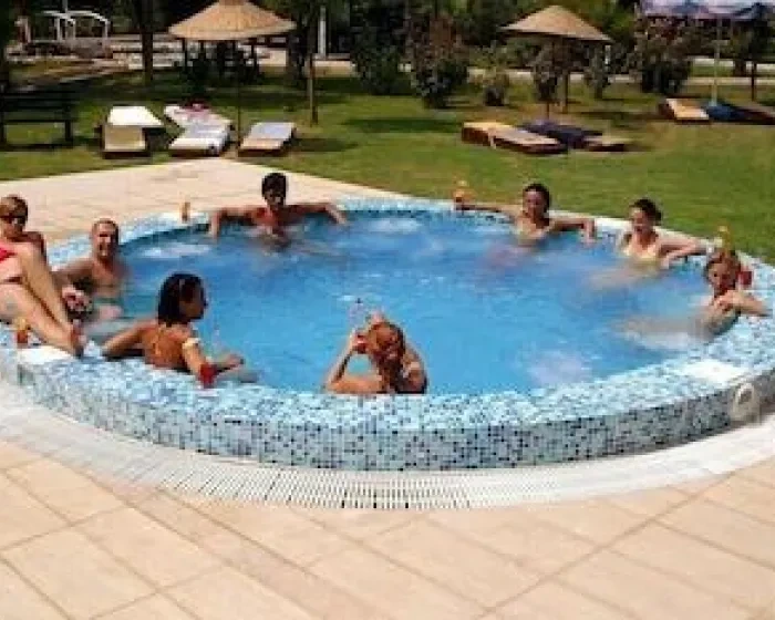Hotel Flora Suites 