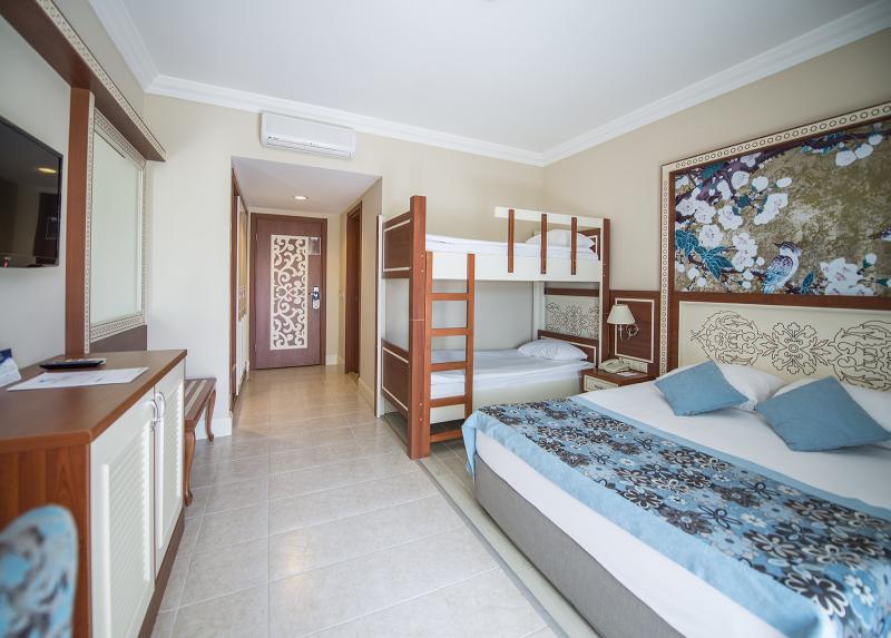 Crystal Paraiso Verde Resort and Spa