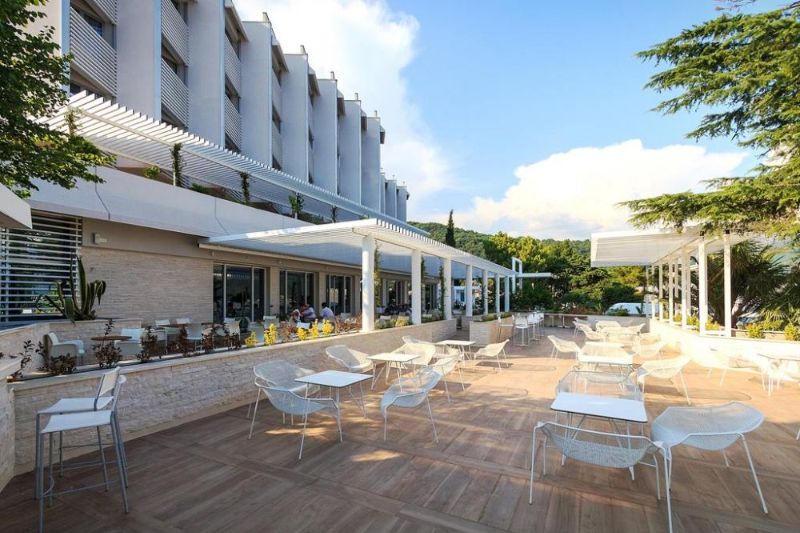 Hotel Carine Delfin