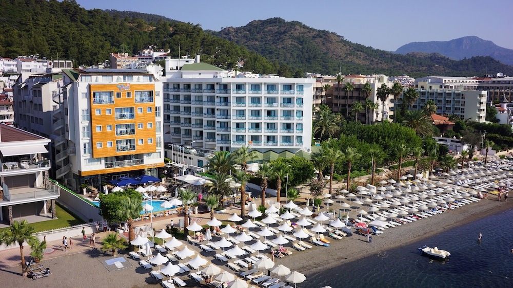 Hotel Cettia Beach Resort
