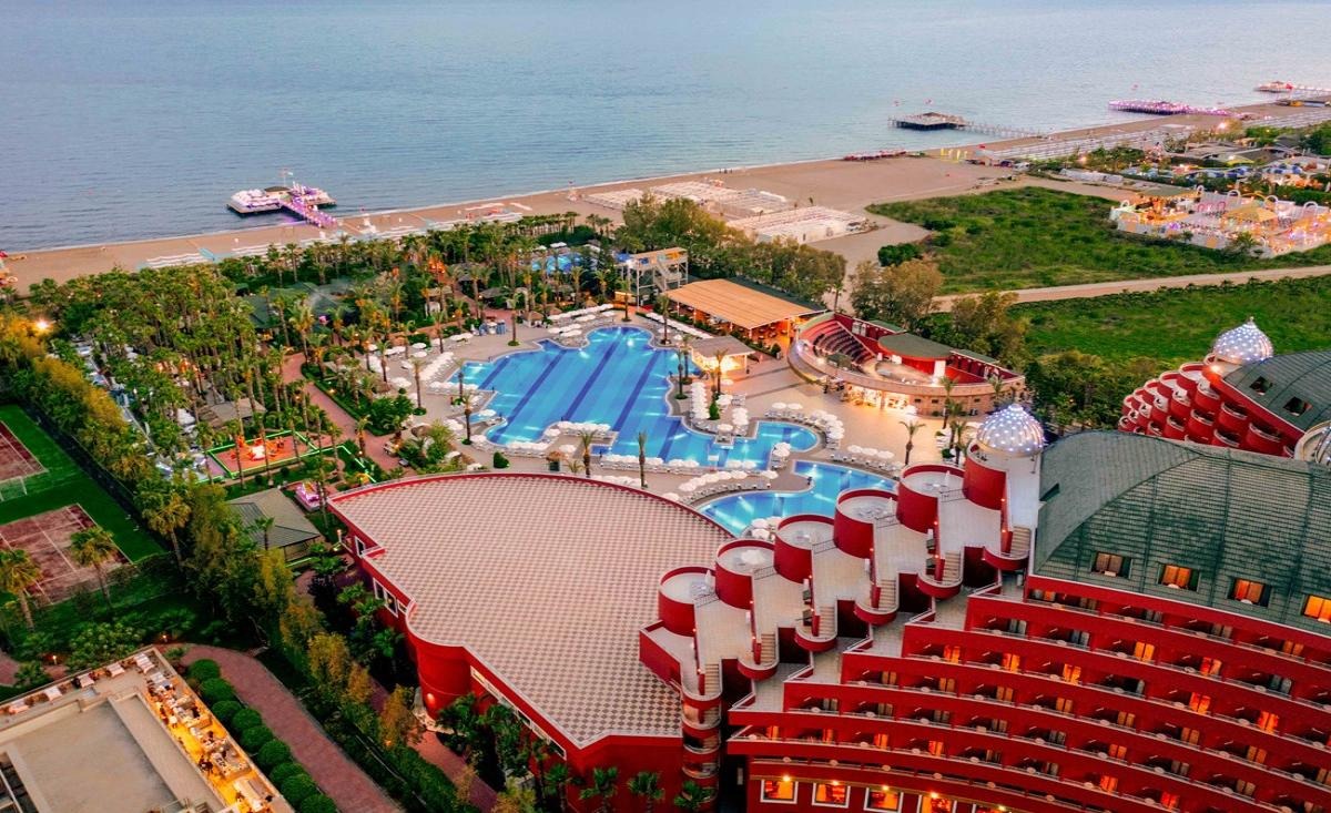 Delphin Palace Resort Hotel