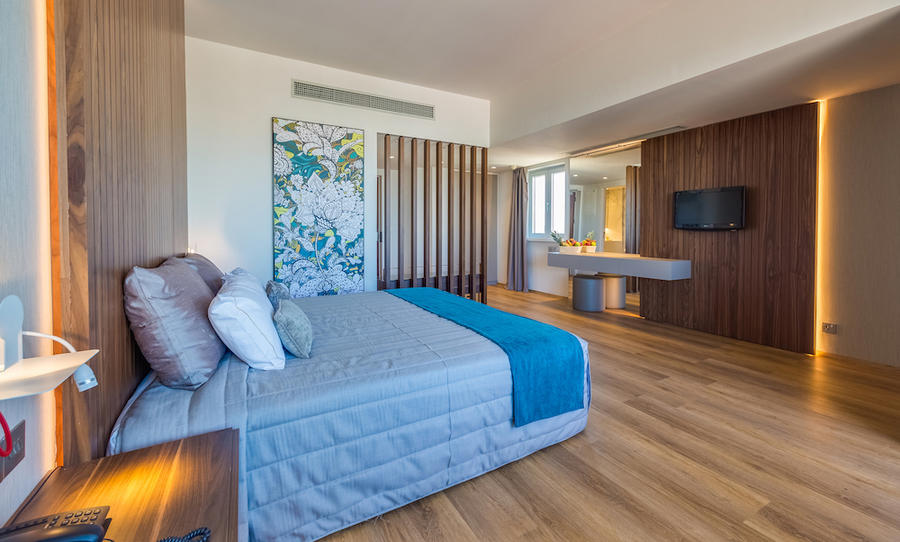 Sun Hall Hotel