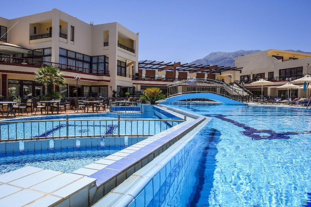 Hotel Vantaris Palace