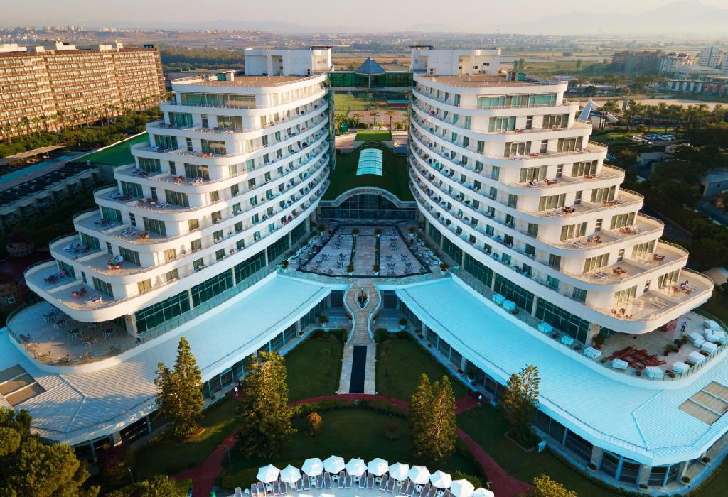 Hotel Miracle Resort