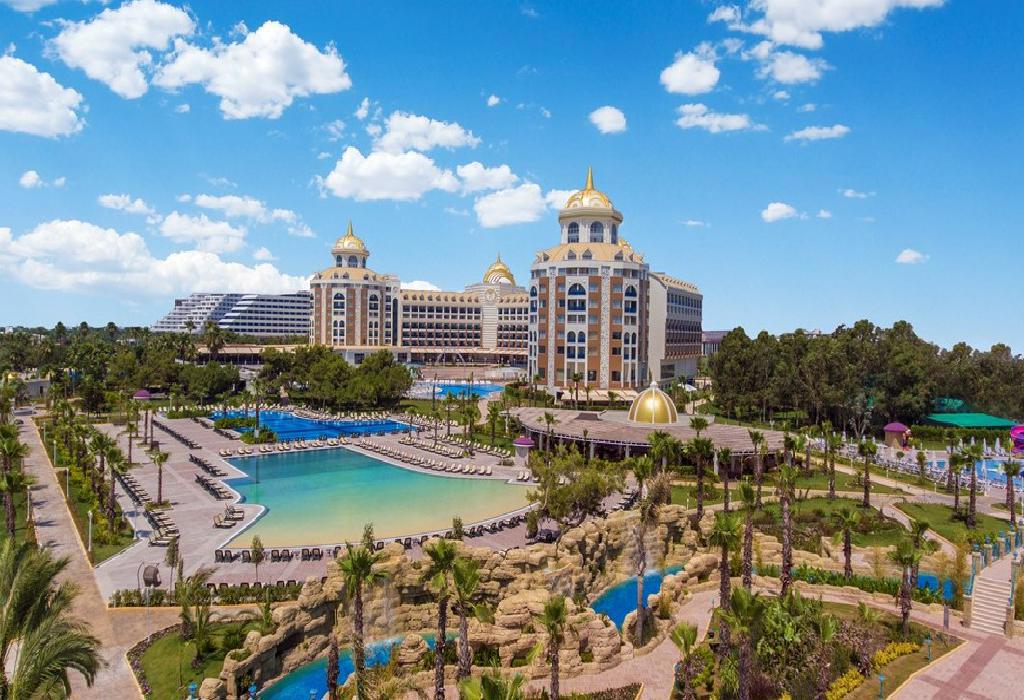 Delphin Be Grand Resort