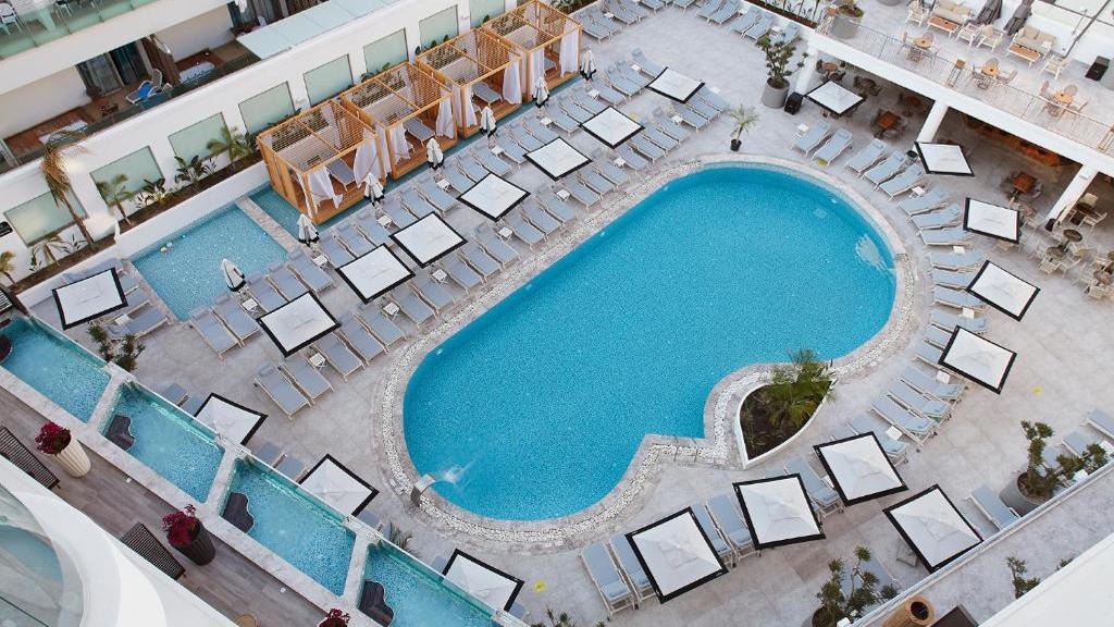 Lalila Blue Suites