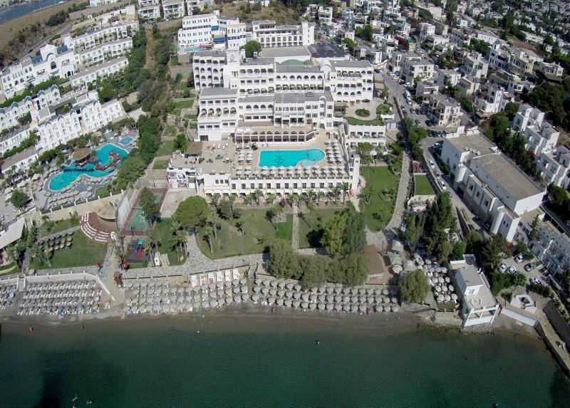 Azka Hotel