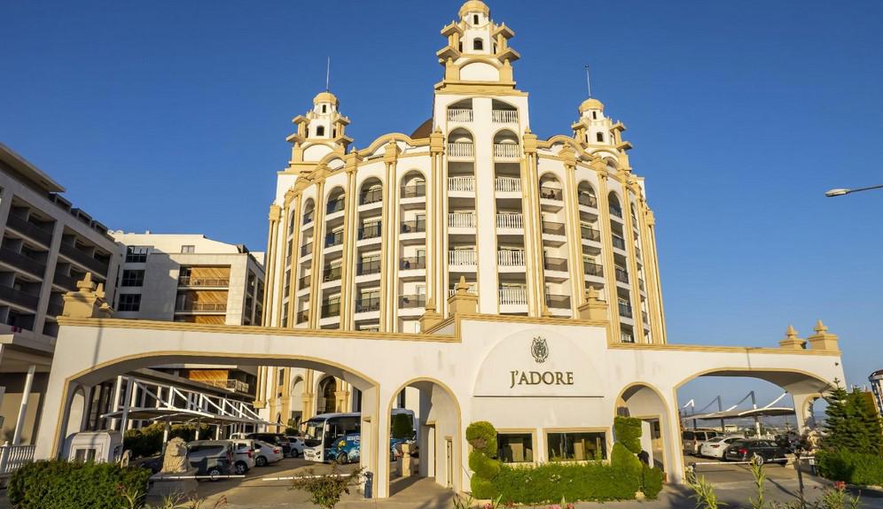 Jadore Deluxe Hotel and Spa