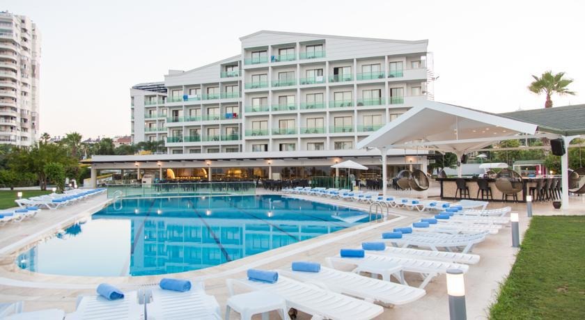 Falcon Hotel
