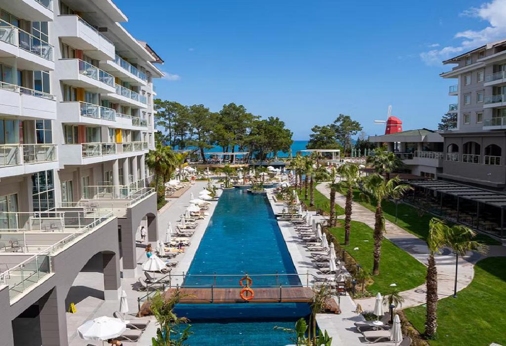 Akra Kemer