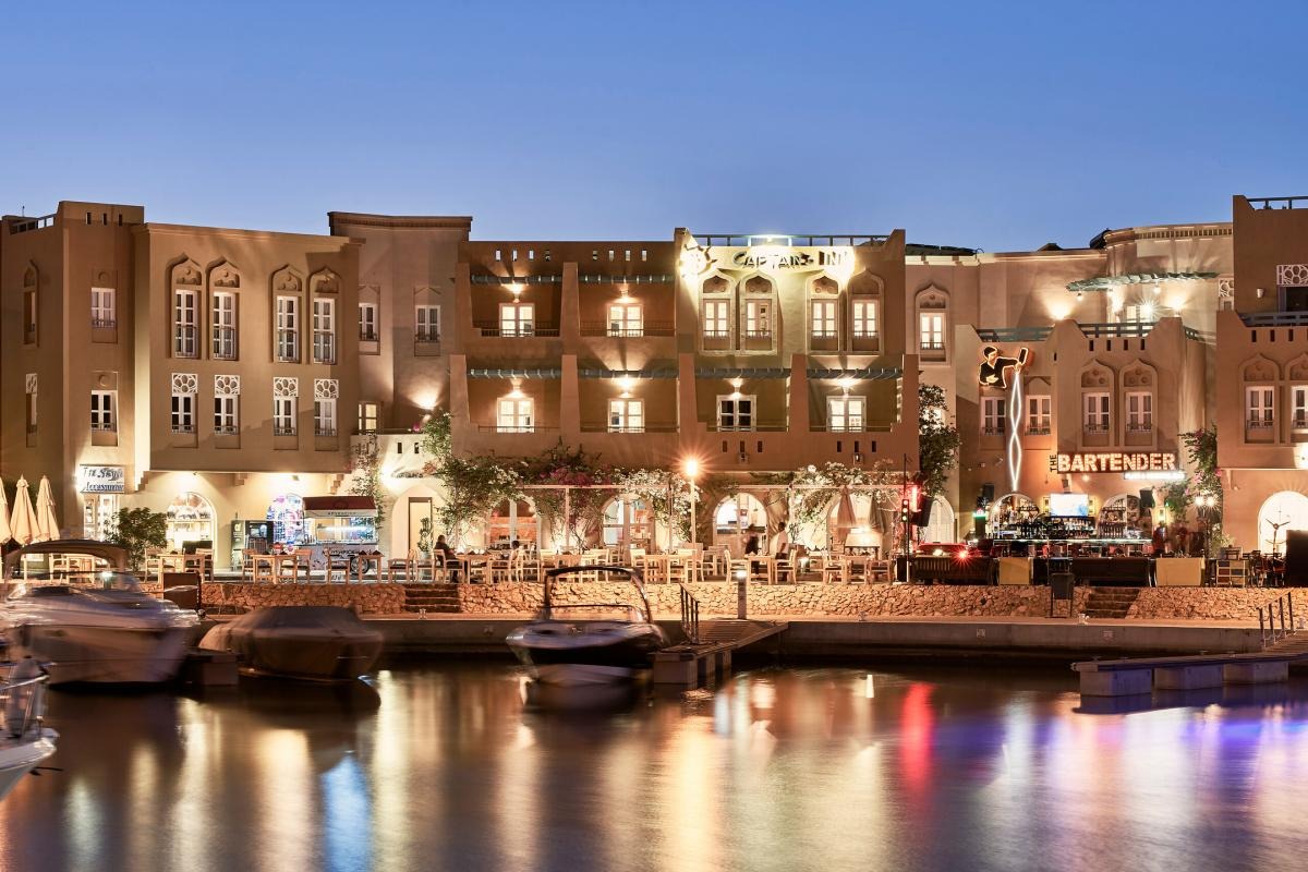 Captain’s Inn	Hotel