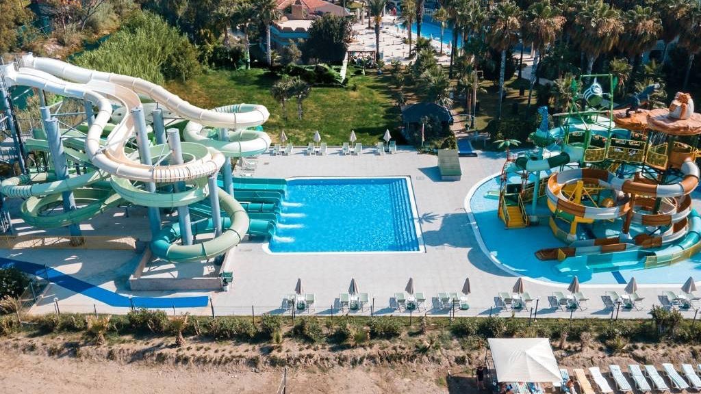 Mc Beach Park Resort Hotel