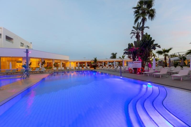 Hotel Limanaki Beach Hotel and Suites