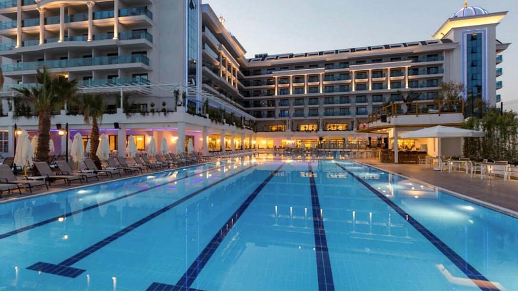 Castival Hotel Side