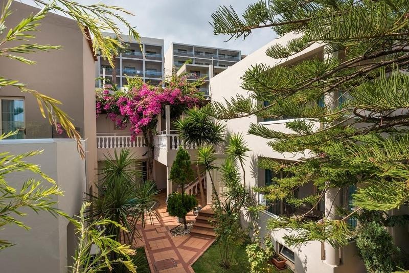 Elotis Suites
