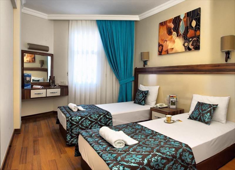 Hotel Flora Suites