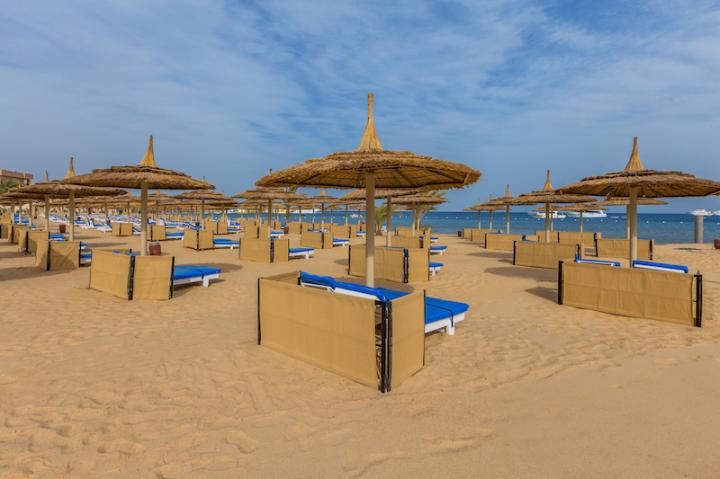 Pickalbratos White Beach Resort